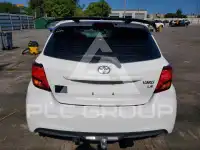 2015 Toyota YARIS фото