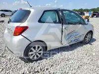 2015 Toyota YARIS фото