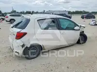 2015 Toyota YARIS фото