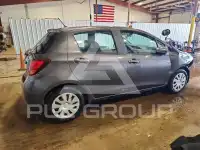 2015 Toyota YARIS фото