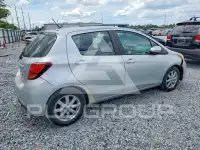 2015 Toyota YARIS фото