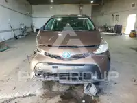 2015 Toyota PRIUS photo