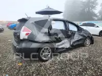 2015 Toyota PRIUS photo