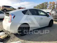 2015 Toyota PRIUS photo