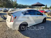 2015 Toyota PRIUS photo