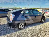 2015 Toyota PRIUS photo