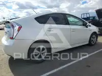 2015 Toyota PRIUS фото