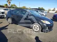 2015 Toyota PRIUS photo