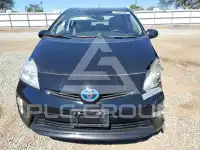 2015 Toyota PRIUS фото