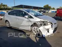 2015 Toyota PRIUS фото