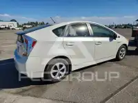 2015 Toyota PRIUS photo