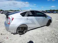 2015 Toyota PRIUS photo