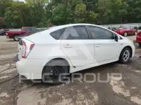 2015 Toyota PRIUS фото