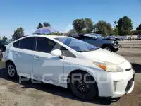 2015 Toyota PRIUS photo