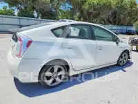 2015 Toyota PRIUS фото