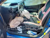 2015 Toyota PRIUS фото
