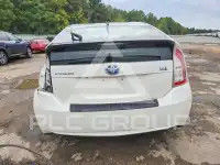 2015 Toyota PRIUS фото