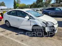 2015 Toyota PRIUS photo