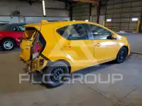 2015 Toyota PRIUS фото