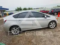 2015 Toyota PRIUS photo