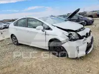 2015 Toyota PRIUS photo
