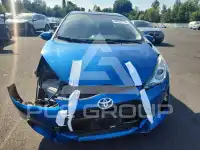 2015 Toyota PRIUS фото