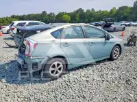 2015 Toyota PRIUS photo