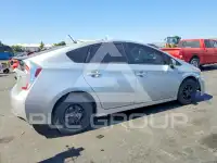 2015 Toyota PRIUS фото
