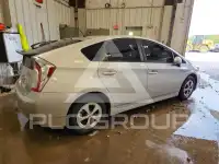 2015 Toyota PRIUS фото