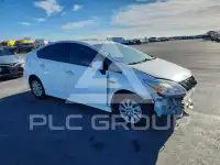 2015 Toyota PRIUS фото