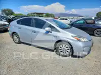 2015 Toyota PRIUS photo