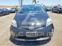 2015 Toyota PRIUS фото