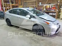 2015 Toyota PRIUS photo