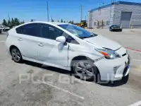 2015 Toyota PRIUS фото