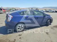 2015 Toyota PRIUS фото