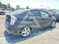 2015 Toyota PRIUS фото
