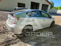 2015 Toyota PRIUS фото