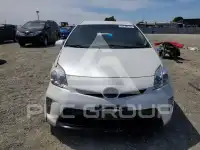 2015 Toyota PRIUS фото