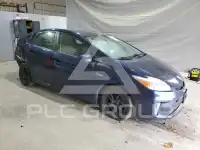 2015 Toyota PRIUS фото