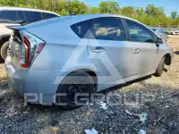2015 Toyota PRIUS фото