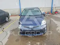 2015 Toyota PRIUS photo