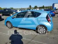 2015 Toyota PRIUS фото
