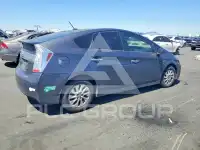 2015 Toyota PRIUS фото