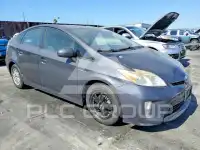 2015 Toyota PRIUS photo