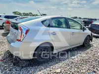 2015 Toyota PRIUS photo