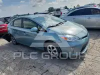 2015 Toyota PRIUS фото