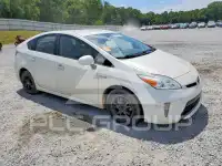 2015 Toyota PRIUS photo