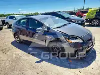 2015 Toyota PRIUS фото