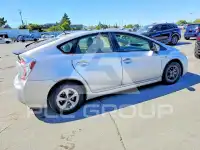 2015 Toyota PRIUS фото