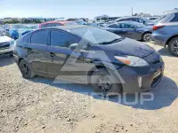 2015 Toyota PRIUS фото